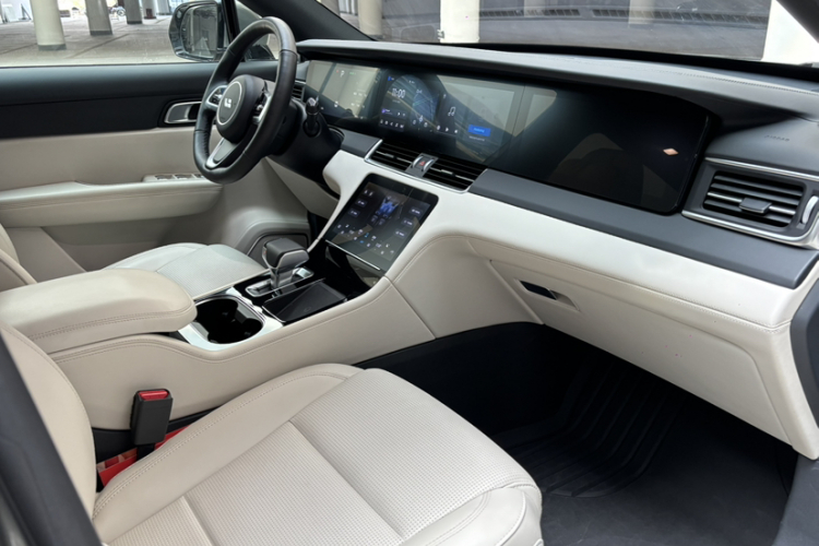 理想汽车 理想ONE 2021款 增程6座版中控内饰7008