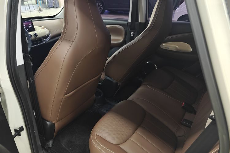 五菱汽车 五菱缤果 2023款 333km 灵犀互联+款中控内饰7005