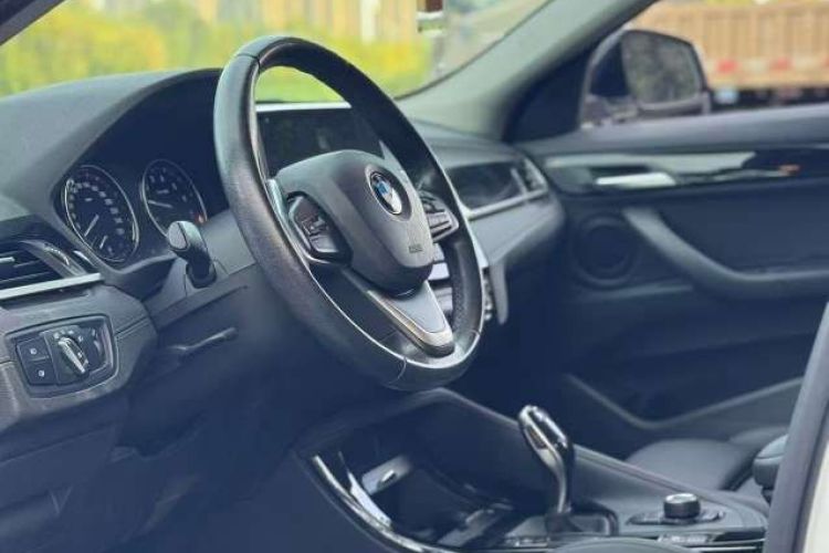 宝马X2(进口) 2019款 sDrive20i M越野套装 国VI中控内饰7001