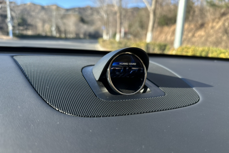 鸿蒙智行 智界R7 2024款 纯电 667km Max局部细节9003