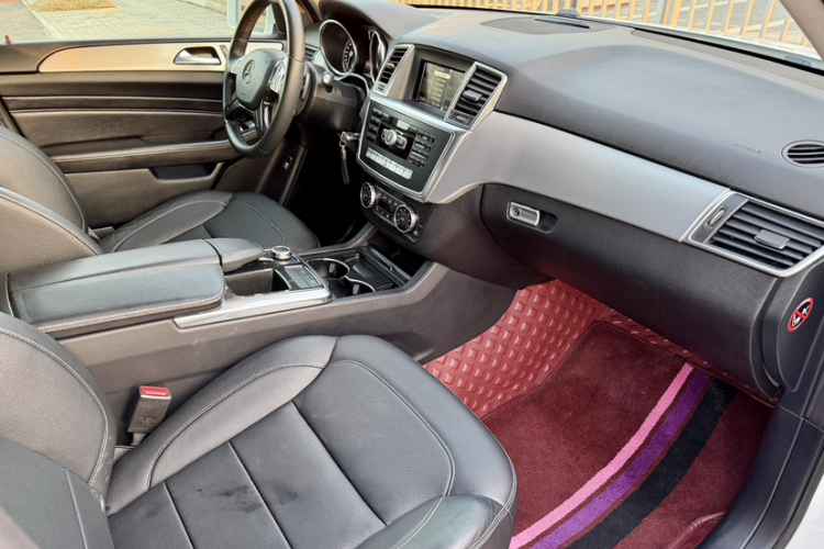 奔驰M级 2014款 ML 320 4MATIC中控内饰7003