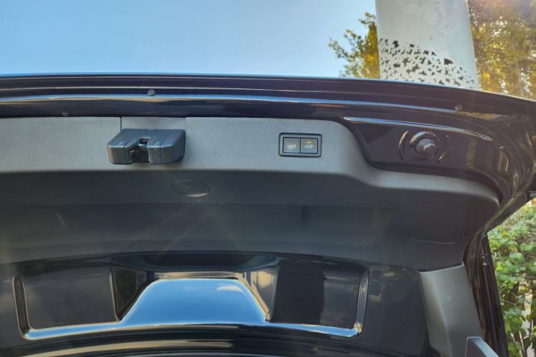 大众 帕萨特 2019款 330TSI 尊贵版 国VI车身外观6006