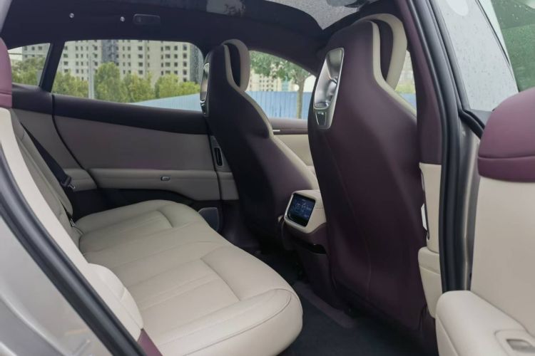 小米汽车 小米YU7 2025款 超长续航后驱版中控内饰7006