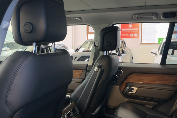 路虎 揽胜 2018款 3.0 SC V6 盛世版中控内饰7008