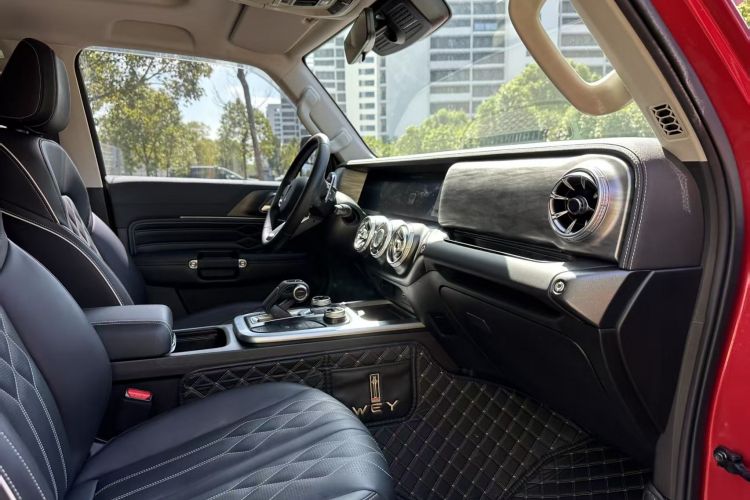 坦克300 2021款 越野版 2.0T 挑战者中控内饰7011