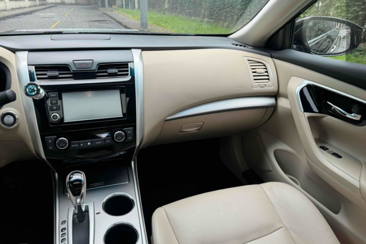 日产 天籁 2016款 改款 2.0L XL舒适版中控内饰7002