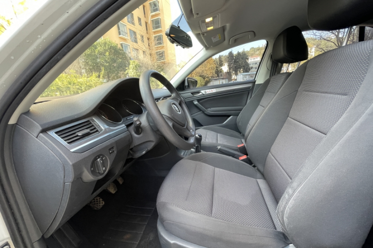 大众 2019款 宝来·传奇 1.5L 手动时尚型 国V中控内饰7002