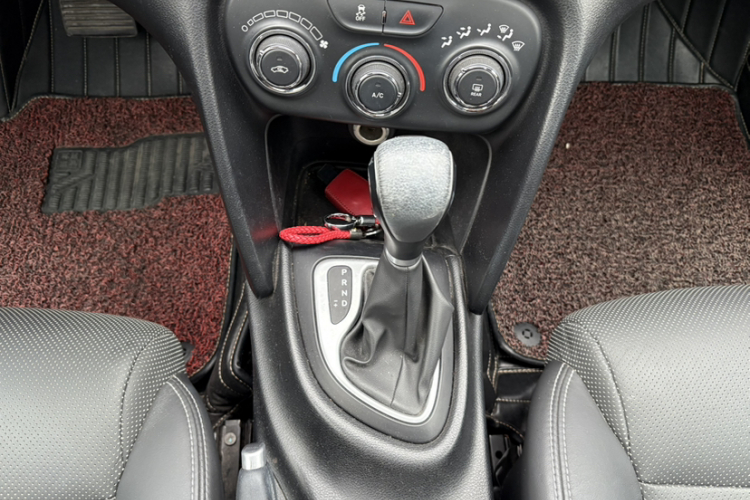 菲亚特 菲翔 2012款 1.4T 自动劲享版局部细节18