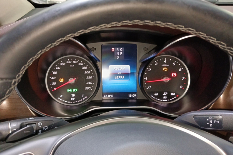 奔驰V级 2022款 V 260 L 长轴距豪华版中控内饰15