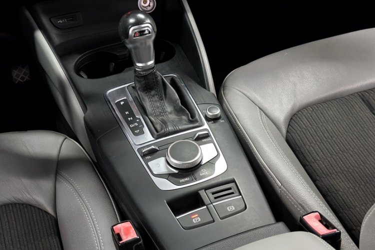 奥迪A3 2017款 Limousine 35 TFSI 时尚型中控内饰7004