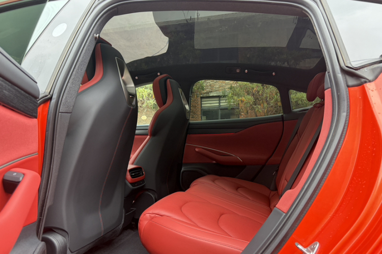 小米汽车 小米SU7 2024款 后驱超长续航高阶智驾Pro版中控内饰7002