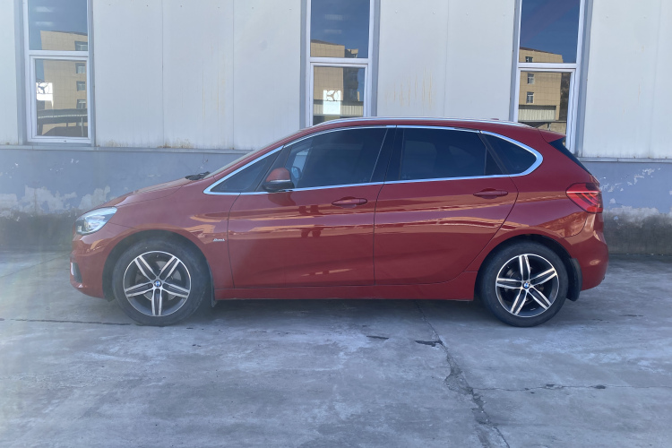 宝马2系旅行车 2016款 218i 运动设计套装车身外观6003