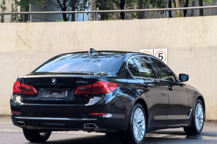 宝马5系 2019款 改款 530Li 尊享型 豪华套装车身外观6004