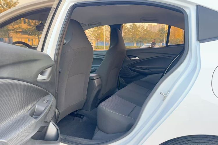 雪佛兰 科沃兹 2020款 325T 自动欣悦版中控内饰7005