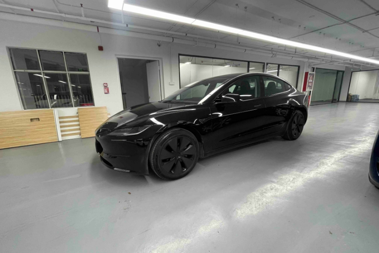 特斯拉 Model 3 2023款 后轮驱动版车身外观6006