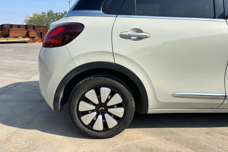 五菱汽车 五菱缤果 2023款 333km 灵犀互联款车身外观6010