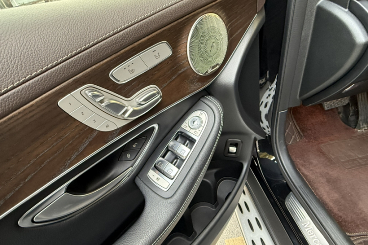 奔驰GLC 2022款 改款 GLC 300 L 4MATIC 动感型中控内饰7004