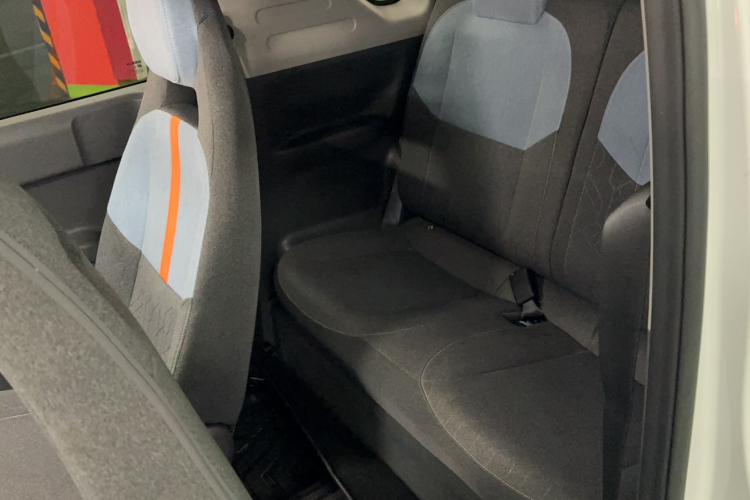 吉利银河 2023款 熊猫mini 200km 耐力熊中控内饰7003