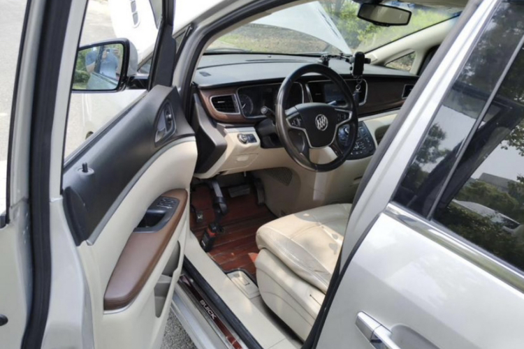 别克GL8 2014款 3.0L GT豪华商务豪雅版中控内饰7002