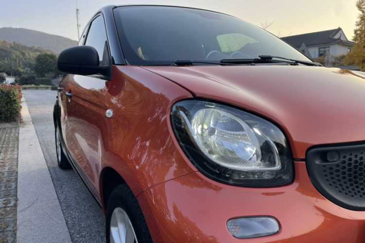 smart forfour 2016款 1.0L 52千瓦灵动版车身外观6008