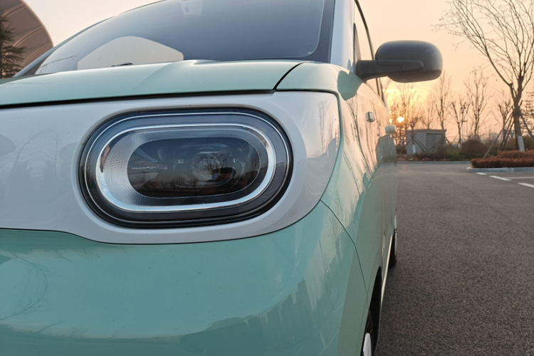 五菱汽车 宏光MINIEV 2024款 第三代 215km 进阶版车身外观6005