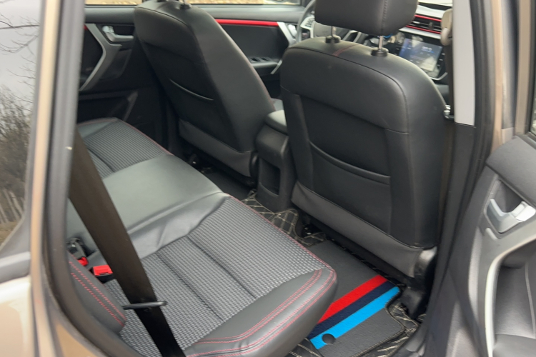 奇瑞 瑞虎3 2016款 1.6L 手动智尚版中控内饰7005