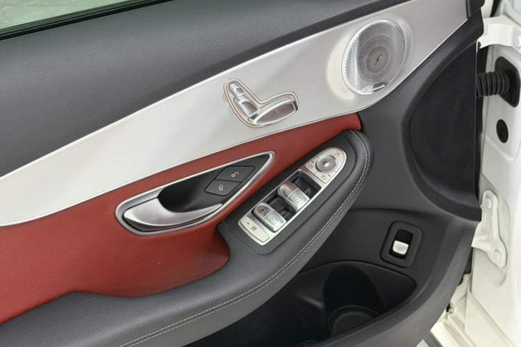 奔驰C级 2021款 C 260 星耀臻藏版中控内饰7002