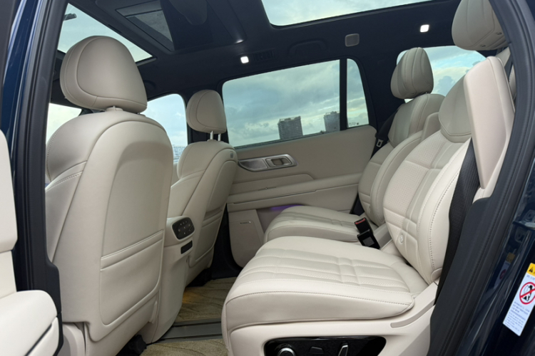 深蓝汽车 深蓝S09 2025款 四驱Ultra+ 高定版中控内饰7004