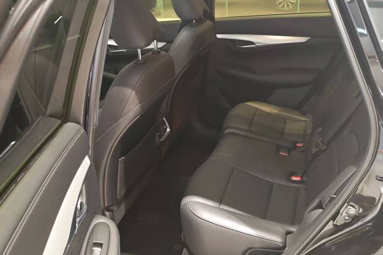 英菲尼迪QX50 2022款 2.0T 两驱领航版中控内饰7001