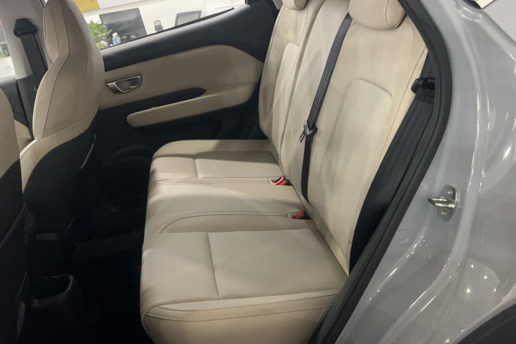 五菱汽车 五菱缤果PLUS 2024款 401km 五座版中控内饰7001