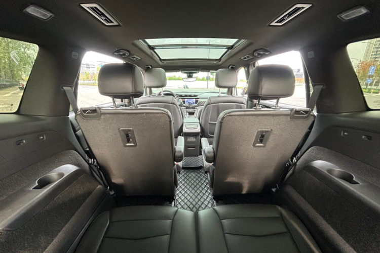 凯迪拉克XT6 2022款 2.0T 六座四驱豪华120周年限量版中控内饰7013