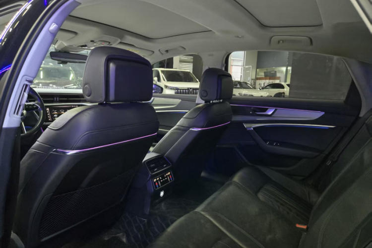 奥迪A6L 2020款 45 TFSI 臻选致雅型中控内饰7003