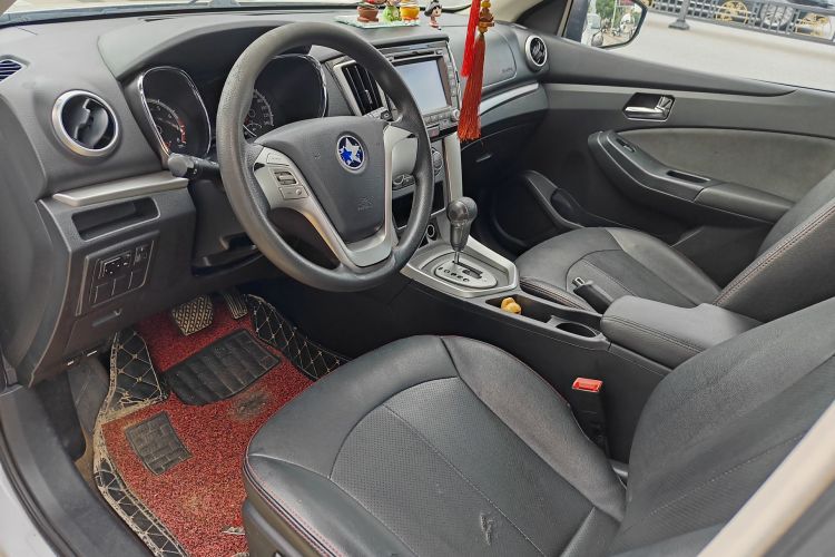 启辰T70 2015款 2.0L CVT睿趣版中控内饰7002