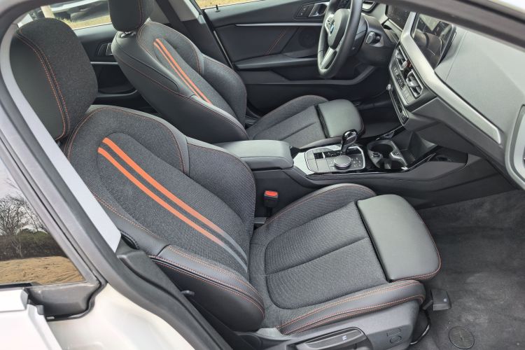 宝马2系(进口) 2023款 225i 四门轿跑车 M运动套装局部细节41