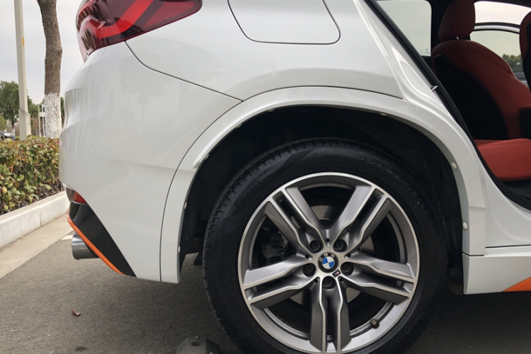 宝马X2 2020款 sDrive25i 领先型M运动套装车身外观6009