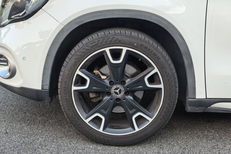 奔驰GLA 2017款 GLA 220 4MATIC 时尚型车身外观6010