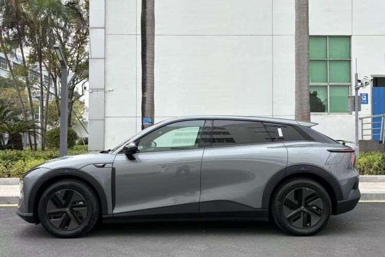 极越01 2025款 焕新款 Max 长续航版车身外观6004