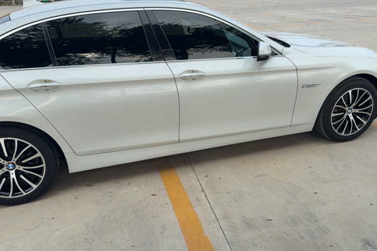 宝马5系 2014款 525Li 豪华设计套装车身外观6005