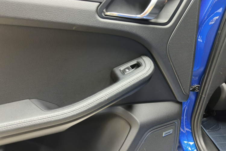 保时捷 2016款 Macan 2.0T中控内饰7010