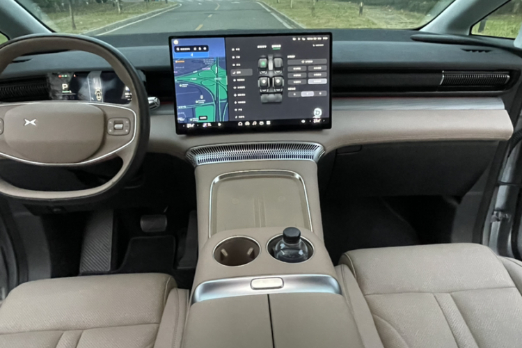 小鹏X9 2024款 702超长续航Max中控内饰7004