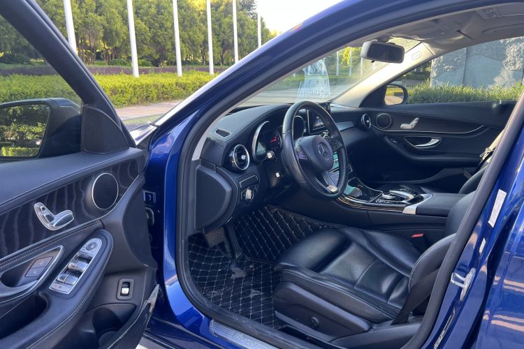 奔驰C级 2018款 C 180 L 时尚型运动版中控内饰7003