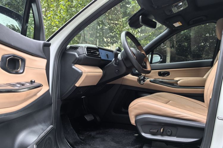 蔚来ES8 2022款 100kWh 签名版 七座中控内饰7005