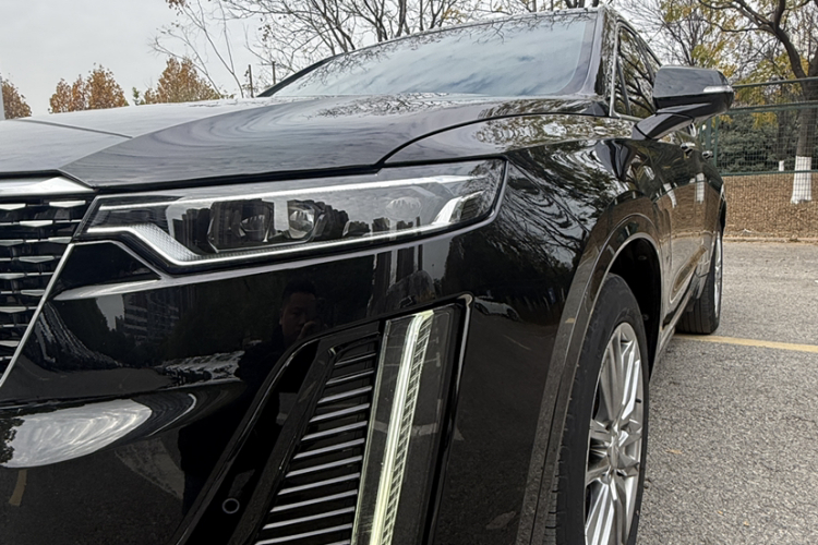 凯迪拉克XT6 2022款 2.0T 七座两驱豪华型车身外观6007