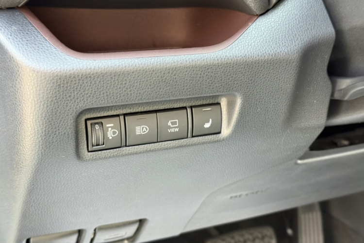 丰田 RAV4荣放 2020款 2.0L CVT两驱尊贵版中控内饰7009