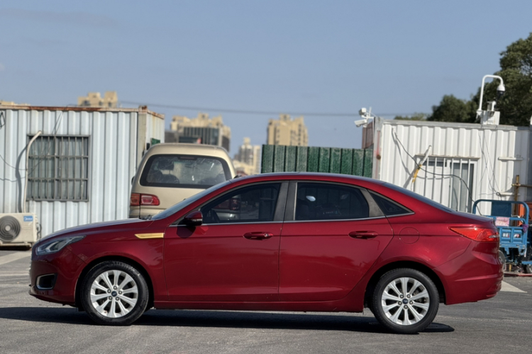 福特 福睿斯 2015款 1.5L 自动时尚型车身外观6003