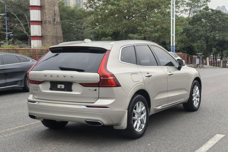 沃尔沃XC60 2020款 T5 四驱智逸豪华版车身外观6005