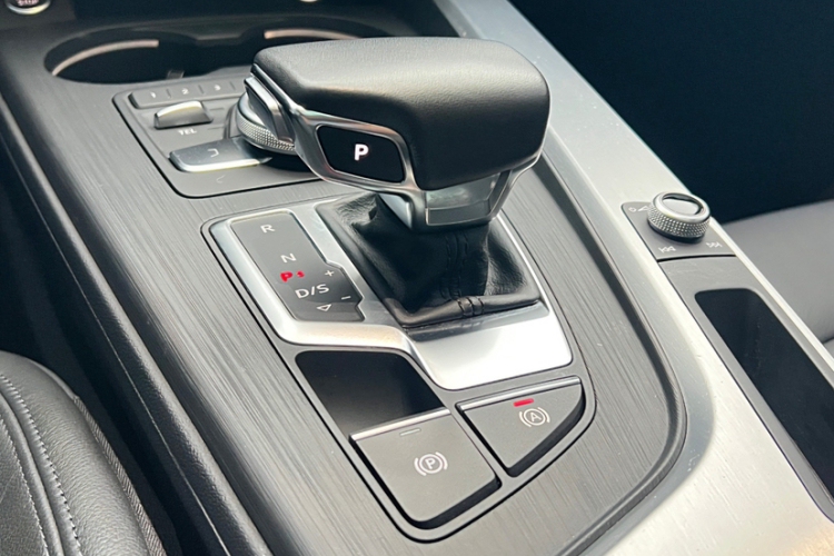 奥迪A4L 2019款 40 TFSI 时尚型 国VI局部细节18