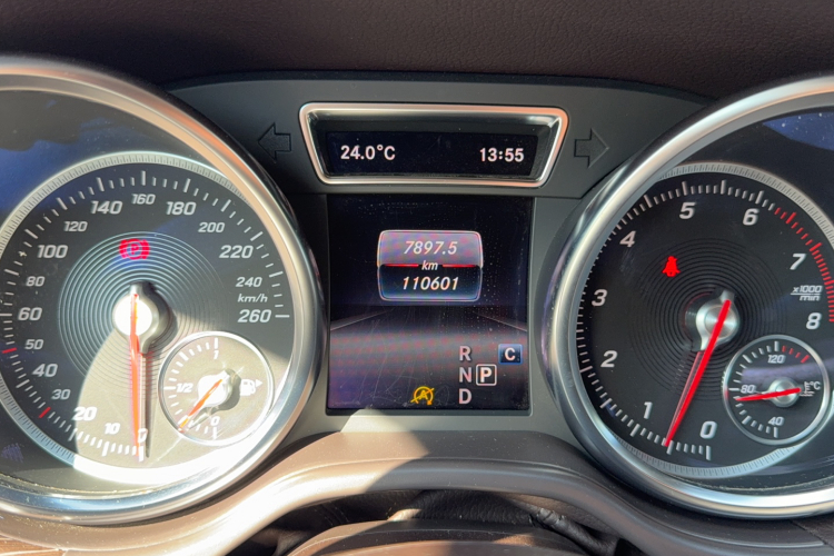 奔驰GLE 2018款 GLE 320 4MATIC 动感型臻藏版中控内饰15