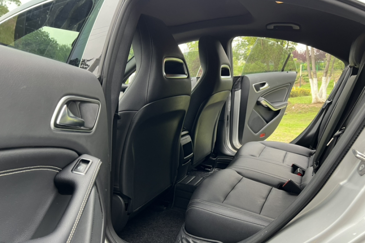 奔驰CLA 2018款 CLA 200 时尚型中控内饰7008