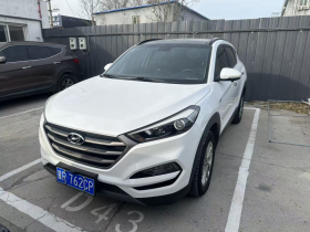 现代 途胜 2015款 1.6T 双离合两驱智能型